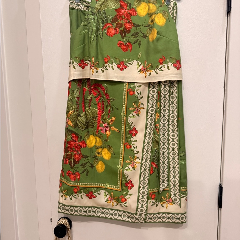 H&M green floral wrap skirt - Picture 4 of 4